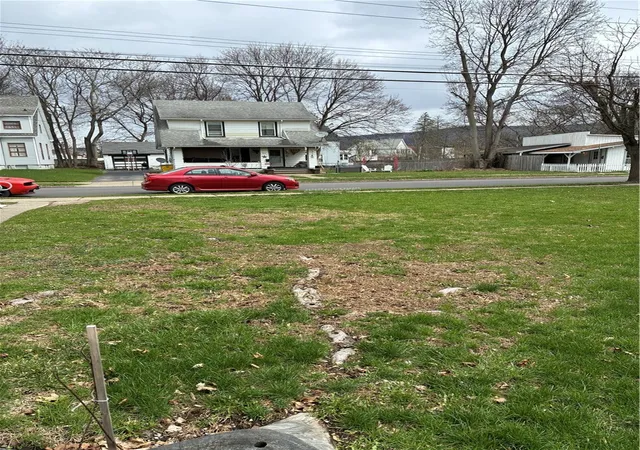 Listing Photo 2 - Condo for sale in building located at 355 W Thurston St, Elmira, NY 14901 - Unit #