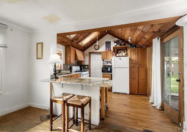 Photo 4 of Sale Pending at 603 Clinton St, Fayetteville, NY 13066 | MLS# S1676406 | Listing updated on 2026-06-08
