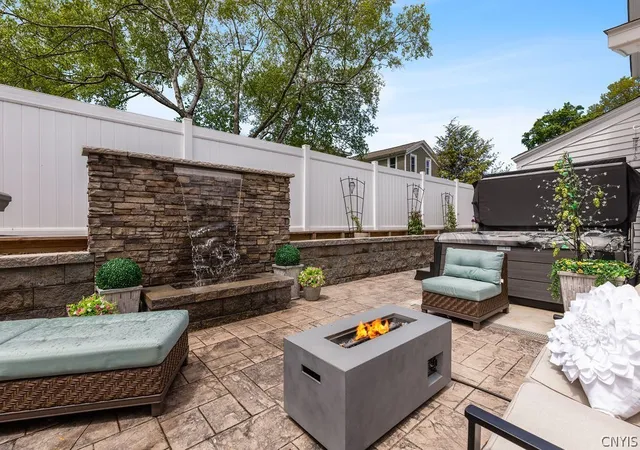 3rd image of 54 W 5Th St, Oswego, NY 13126 | MLS# S1673078
