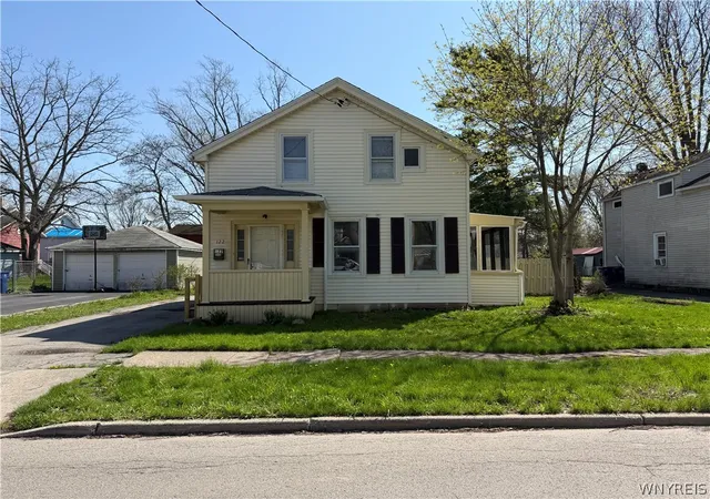 1st image of 122 Erie St, Lockport, NY 14094 | MLS# B1676392