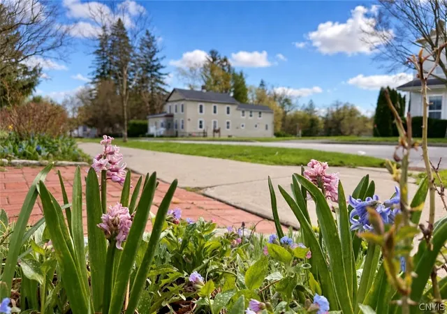 Homes for sale in Cazenovia, NY | 15 Sullivan St, Cazenovia, NY 13035 | MLS# S1676469