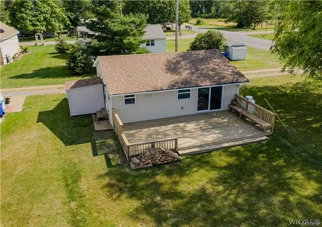 Photo 4 of Single family home for sale at 12571 Green Ln, Lyndonville, NY 14098 | MLS# B1676508 | Listing updated on 2026-07-30