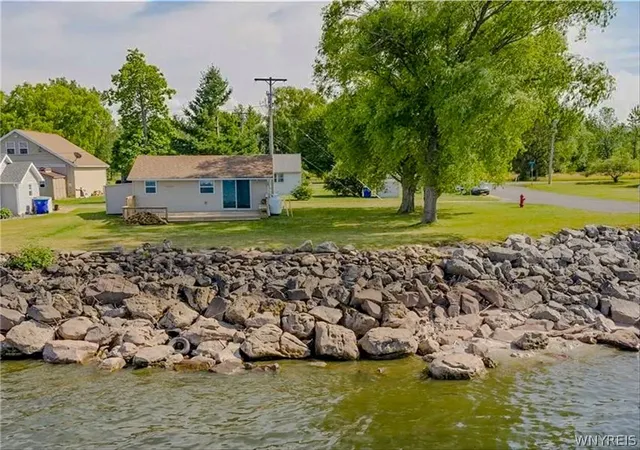 Photo 5 of Single family home for sale at 12571 Green Ln, Lyndonville, NY 14098 | MLS# B1676508 | Listing updated on 2026-07-30