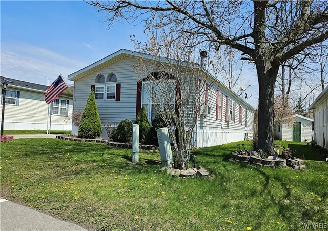 Homes for sale in Cheektowaga, NY | 20 Calla Wy, Cheektowaga, NY 14225 | MLS# B1676506