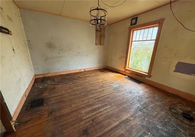 Photo 3 of Single family home for sale at 438 Broadway, Elmira, NY 14904 | MLS# R1676208 | Listing updated on 2026-07-29