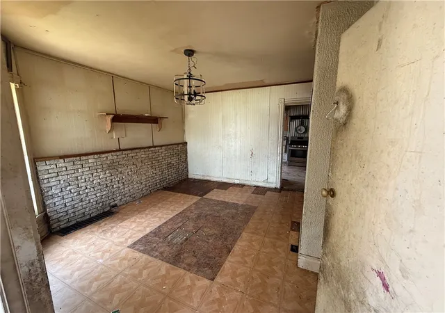 Photo 4 of Single family home for sale at 438 Broadway, Elmira, NY 14904 | MLS# R1676208 | Listing updated on 2026-07-29
