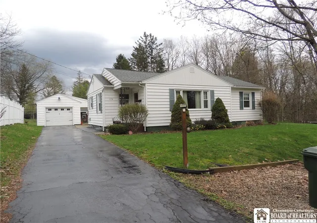 2nd image of 124 Niagara Ave, Jamestown, NY 14701 | MLS# R1672896