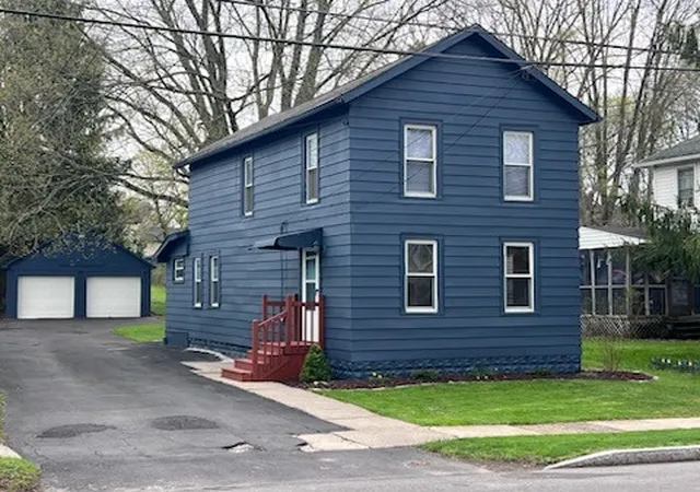 Photo 1 of Single family home for sale at 152 Cottage St, Auburn, NY 13021 | MLS# R1676608 | Listing updated on 2026-07-28
