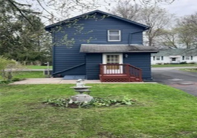 Photo 4 of Single family home for sale at 152 Cottage St, Auburn, NY 13021 | MLS# R1676608 | Listing updated on 2026-07-28
