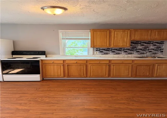 5th image of 80 Charlotte St, Lockport, NY 14094 | MLS# B1676390