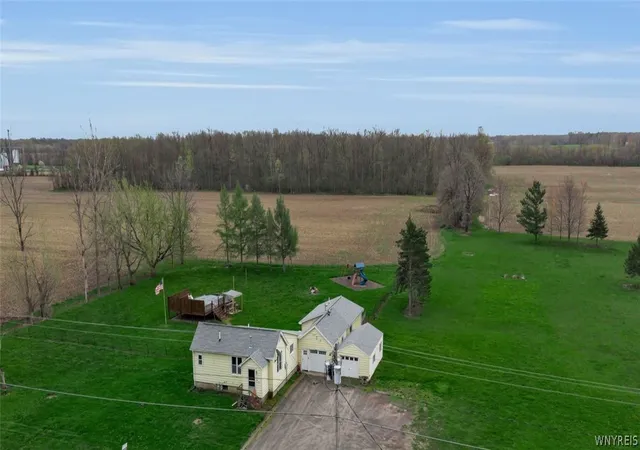 Homes for sale in Shelby, NY | 10826 Maple Ridge Rd, Shelby, NY 14103 | MLS# B1676625