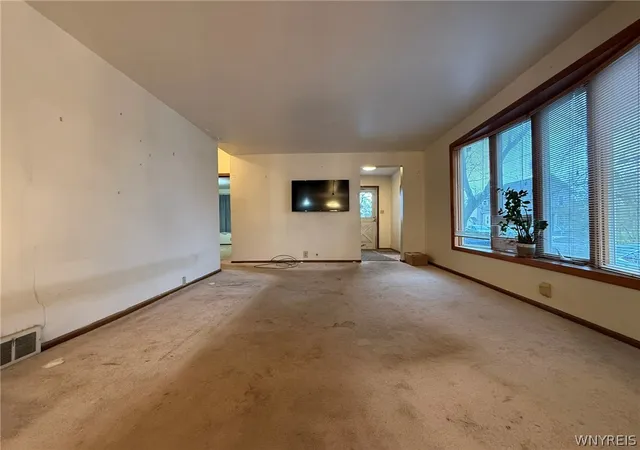 5th image of 514 87Th St, Niagara Falls, NY 14304 | MLS# B1676671