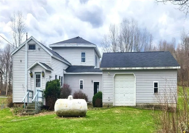 Homes for sale in Sterling, NY | 2011 Eno Rd, Sterling, NY 13111 | MLS# S1676589