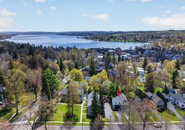 2nd image of 26 E Elizabeth St, Skaneateles, NY 13152 | MLS# S1674700