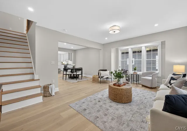 4th image of 26 E Elizabeth St, Skaneateles, NY 13152 | MLS# S1674700