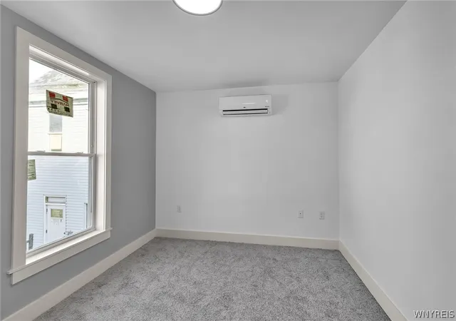 32nd image of 258 Whitney Pl, Buffalo, NY 14201 | MLS# B1667194