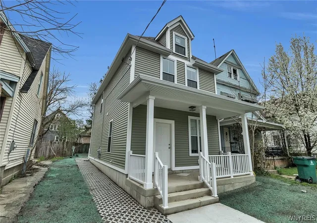 3rd image of 143 Howell St, Buffalo, NY 14207 | MLS# B1667157