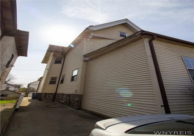 Homes for sale in Buffalo, NY | 610 Niagara St, Buffalo, NY 14201 | MLS# B1676698
