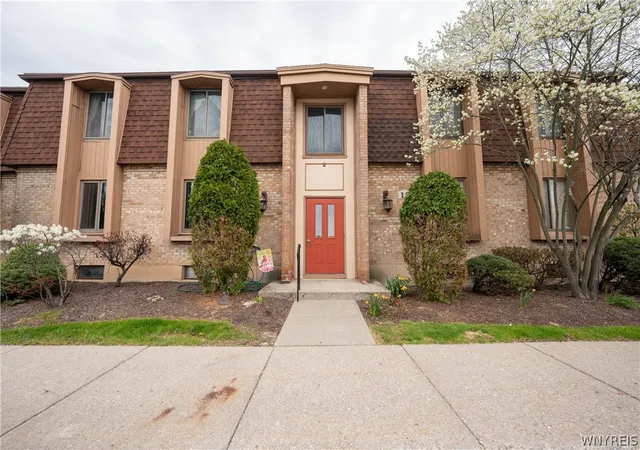 Homes for sale in Amherst, NY | 15 Greenwich Dr #1, Amherst, NY 14228 | MLS# B1674666