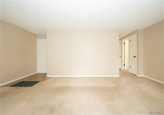 Homes for sale in Amherst, NY | 15 Greenwich Dr #1, Amherst, NY 14228 | MLS# B1674666