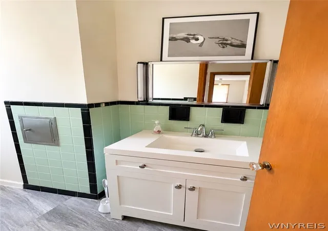 22nd image of 910 George Urban Blvd, Buffalo, NY 14225 | MLS# B1674996