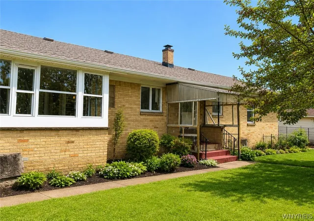 4th image of 910 George Urban Blvd, Buffalo, NY 14225 | MLS# B1674996