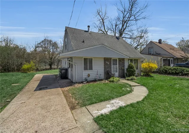 Photo 3 of Single family home for sale at 1459 Wyoming Ave, Niagara Falls, NY 14305 | MLS# B1676922 | Listing updated on 2026-07-29