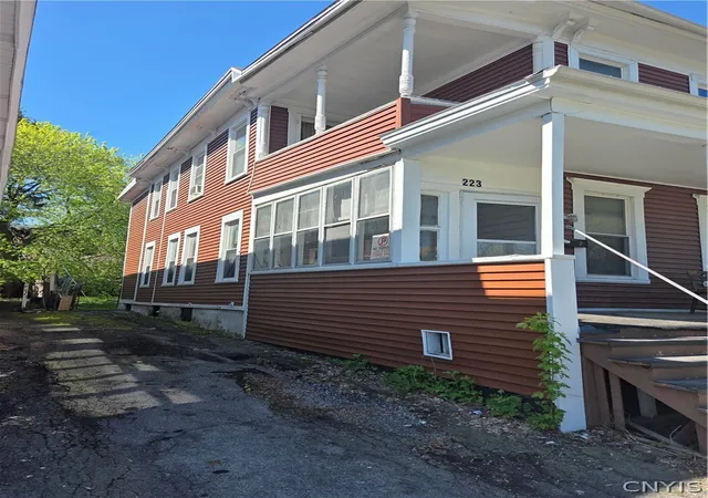 3rd image of 223 Lakeview Ave, Syracuse, NY 13204 | MLS# S1670735
