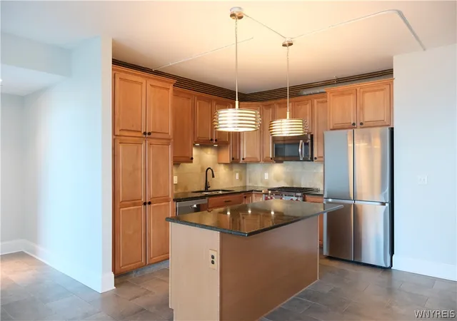 3rd image of 132 Lakefront Blvd #404, Buffalo, NY 14202 | MLS# B1676319