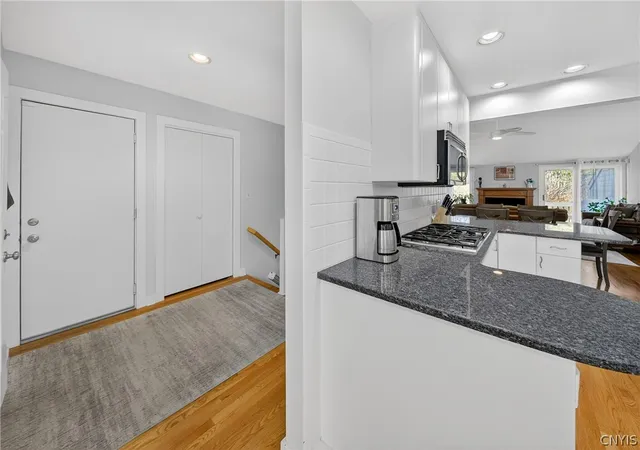 Photo 3 of Sale Pending at 6233 The Hamlet, Jamesville, NY 13078 | MLS# S1676994 | Listing updated on 2026-05-11