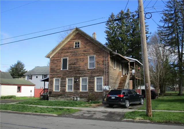 3rd image of 31 Maydole St, Norwich, NY 13815 | MLS# R1676591