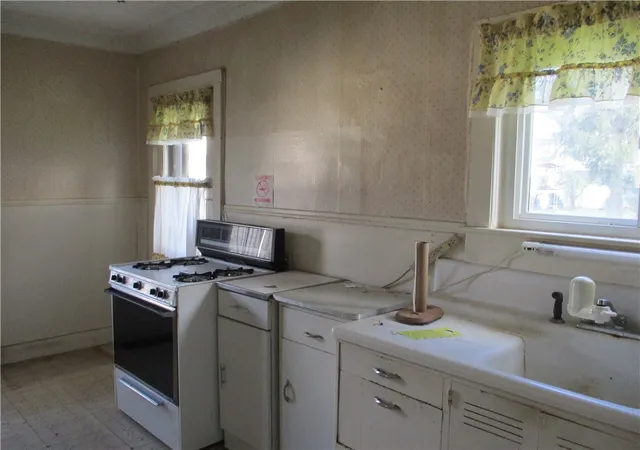 5th image of 31 Maydole St, Norwich, NY 13815 | MLS# R1676591