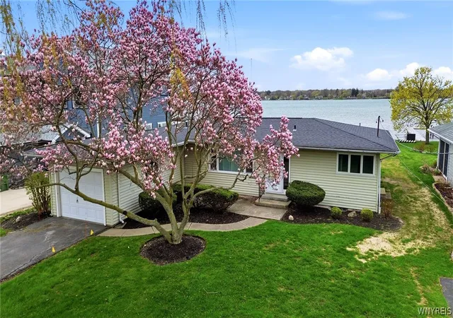 1st image of 2484 River Rd, Wheatfield, NY 14304 | MLS# B1676923