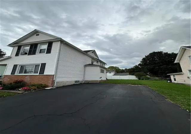 Homes for sale in Batavia City, NY | 127 Hutchins St, Batavia City, NY 14020 | MLS# R1677029