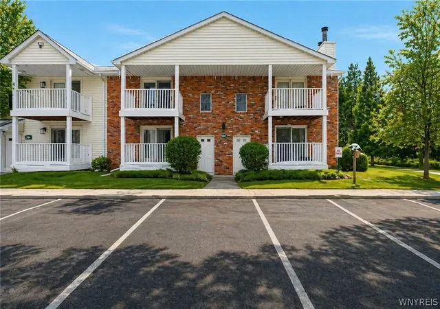 Homes for sale in Amherst, NY | 4623 Chestnut Ridge Rd #D, Amherst, NY 14228 | MLS# B1677095