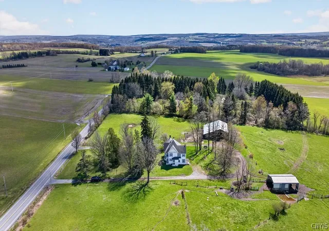 2nd image of 2375 Benson Rd, Skaneateles, NY 13152 | MLS# S1676685