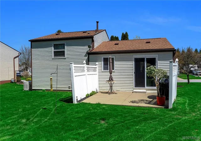 Photo 3 of Sale Pending at 4246 Mistymeadow Ln, Hamburg, NY 14075 | MLS# B1677087 | Listing updated on 2026-05-29