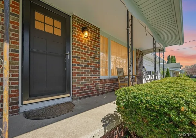 3rd image of 23 Vermont Ave, Lockport City, NY 14094 | MLS# B1677286