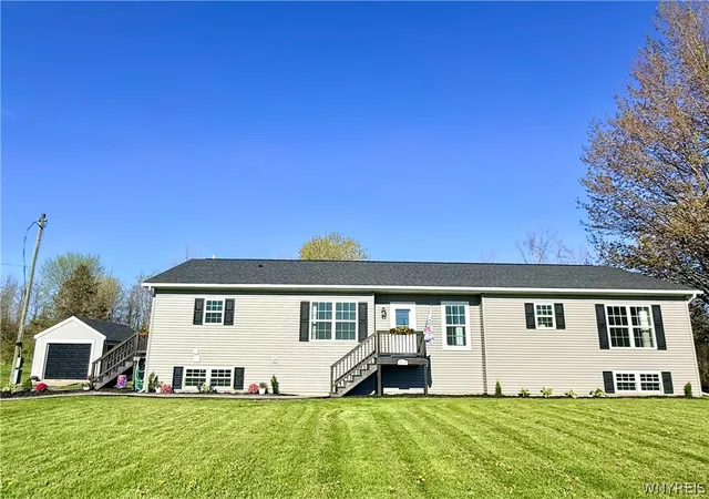 Homes for sale in Barre, NY | 5614 Burns Rd, Barre, NY 14103 | MLS# B1676682