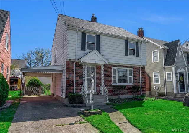 2nd image of 2947 Porter Rd, Niagara Falls, NY 14305 | MLS# B1677352