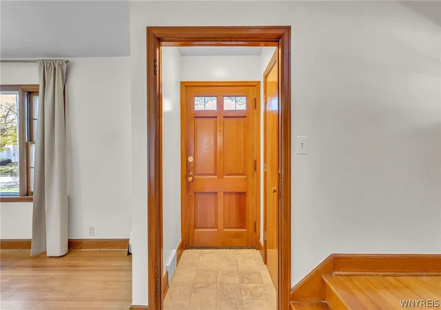 4th image of 2947 Porter Rd, Niagara Falls, NY 14305 | MLS# B1677352
