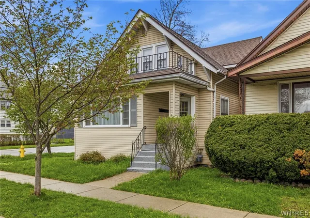 Photo 3 of Sale Pending at 90 Clover Pl, Buffalo, NY 14225 | MLS# B1677446 | Listing updated on 2026-07-08