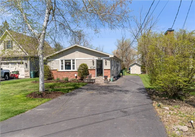 2nd image of 71 Sunset Dr, Wheatfield, NY 14304 | MLS# B1677303