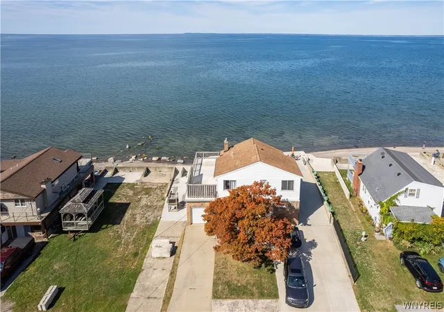 3rd image of 143 Midshore Dr, Hamburg, NY 14075 | MLS# B1677325