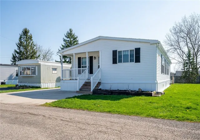 Homes for sale in Alden, NY | 1406 East Dr, Alden, NY 14004 | MLS# B1677502