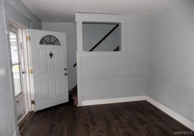 2nd image of 92 Merrimac St, Buffalo, NY 14214 | MLS# B1677073