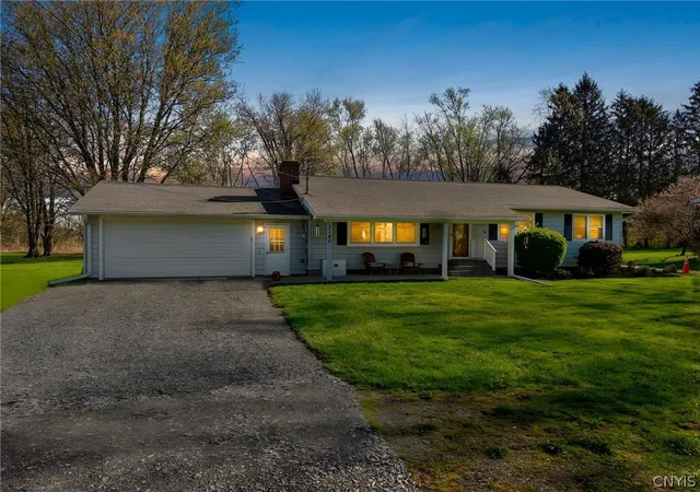 Homes for sale in Throop, NY | 7140 N Division Street Rd, Throop, NY 13021 | MLS# S1676132