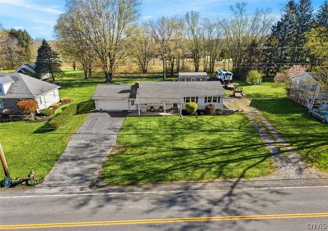 Homes for sale in Throop, NY | 7140 N Division Street Rd, Throop, NY 13021 | MLS# S1676132