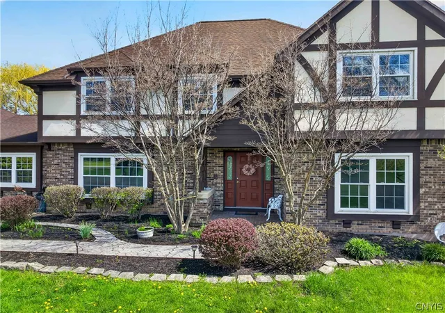 2nd image of 5 Poinciana Dr, Pittsford, NY 14534 | MLS# S1672694
