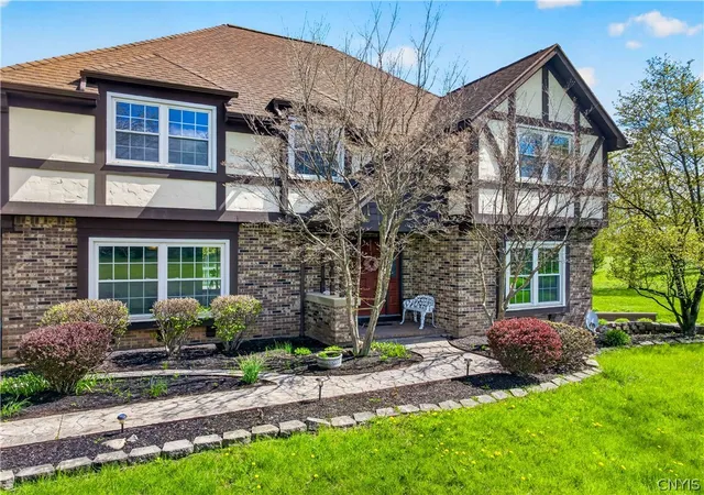 3rd image of 5 Poinciana Dr, Pittsford, NY 14534 | MLS# S1672694